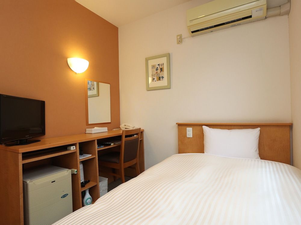 Economy Single Room, Smoking
