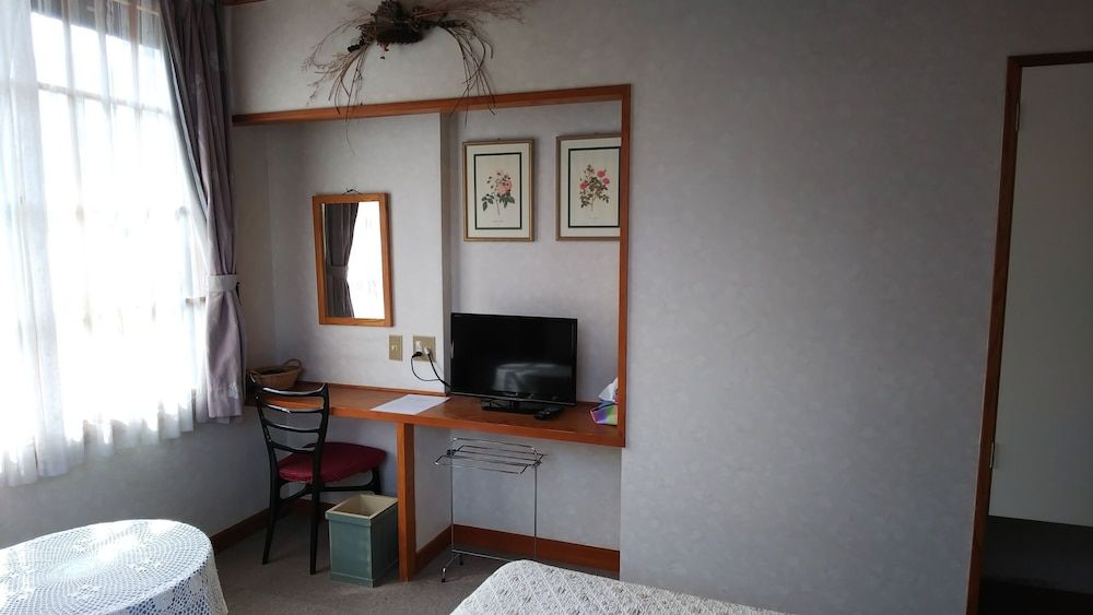 Western Style Room with Private Bathroom and Toilet