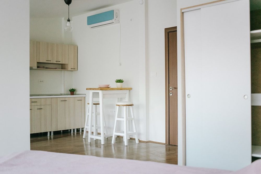 White and Wood Boutique Hotel Comfort Studio (2) 4