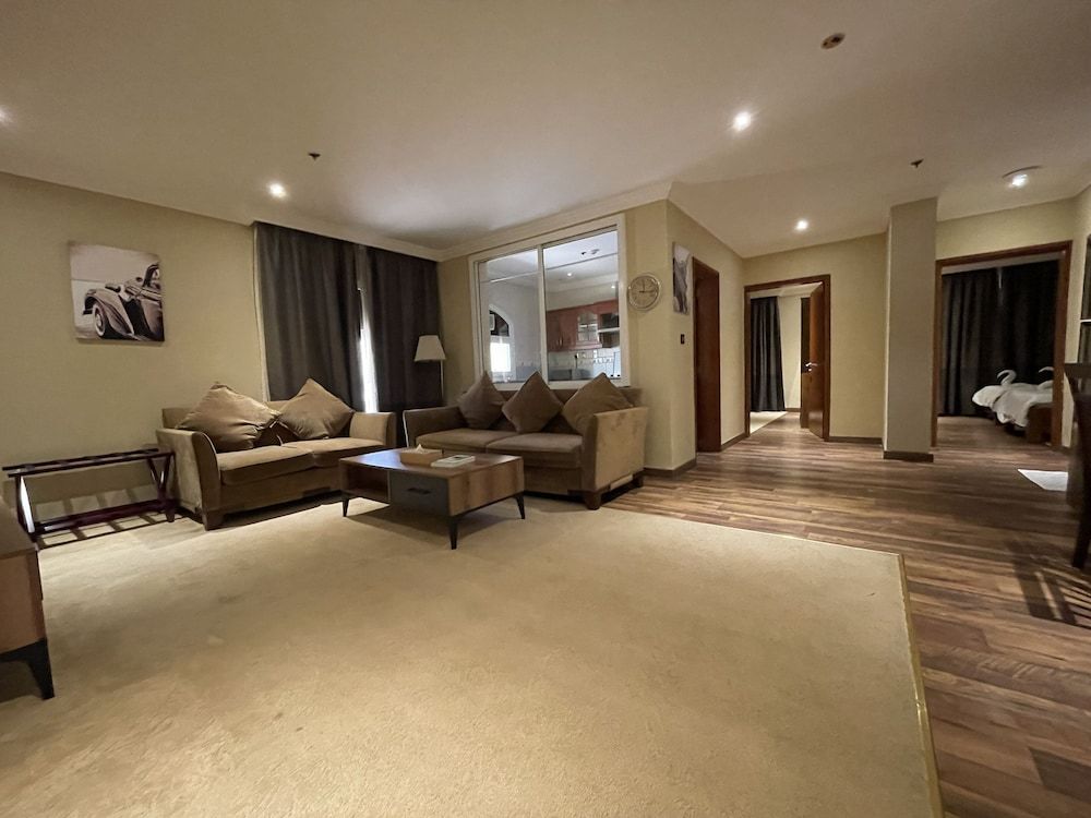 Grand Triple Room