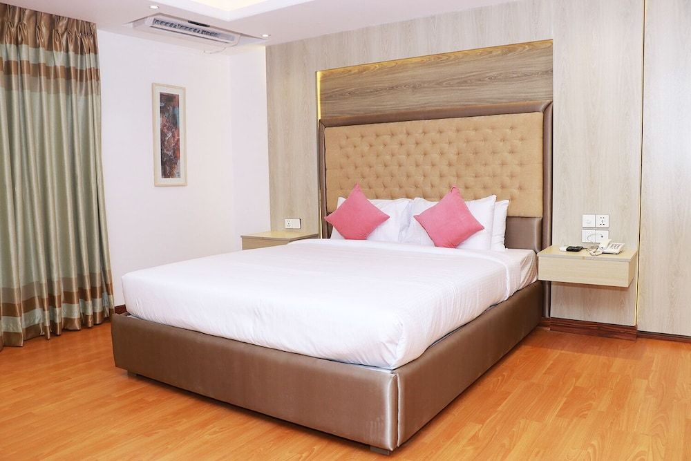 Royal Raj Hotel & Condominium Junior Suite 3