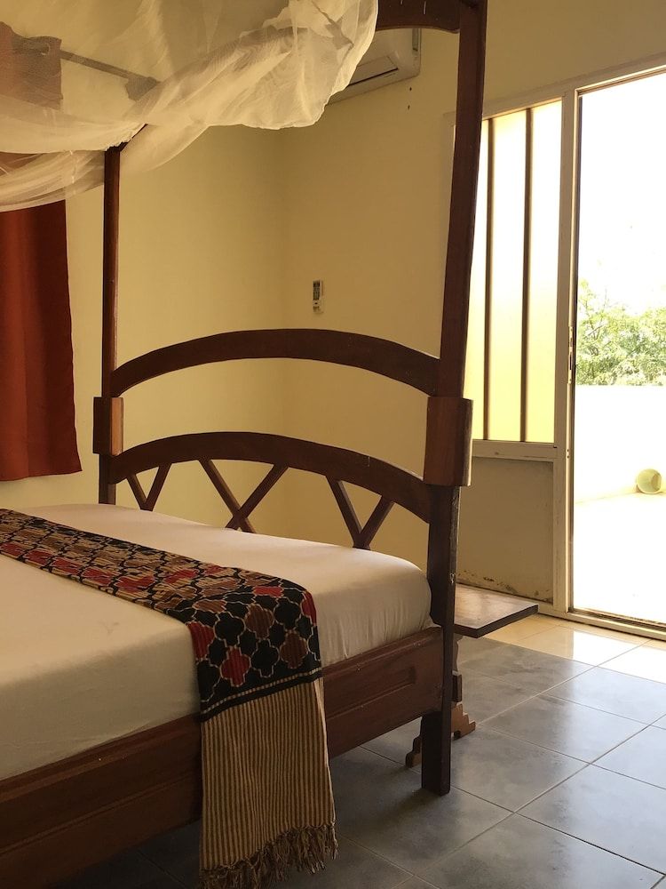 Black And White Hôtel Double Room 6