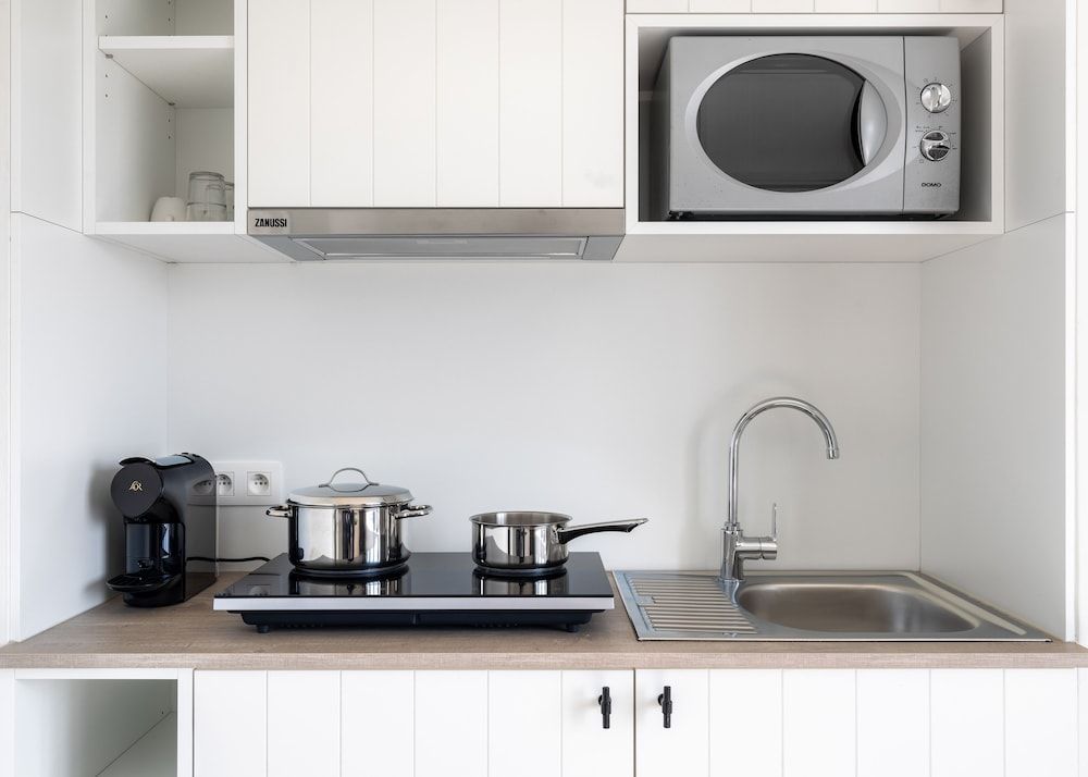 West Bay Comfort Studio 2