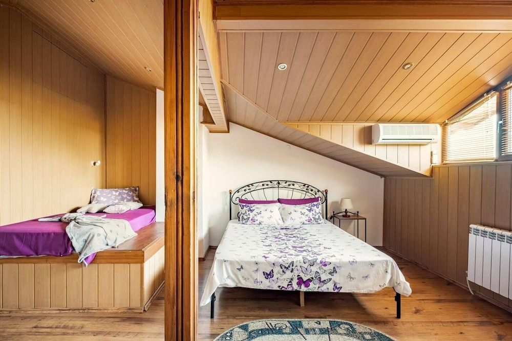 Lovely 5-bed Authentic House in the Arbanasi House 17