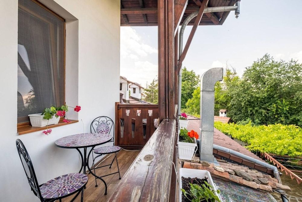 Lovely 5-bed Authentic House in the Arbanasi House 21