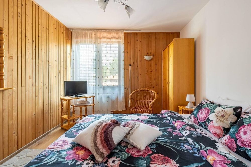 Lovely 5-bed Authentic House in the Arbanasi House 12