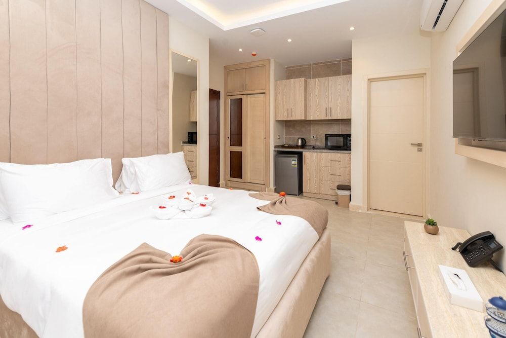 Marom Port Said Resort & Beach Comfort Studio, Poolside 6