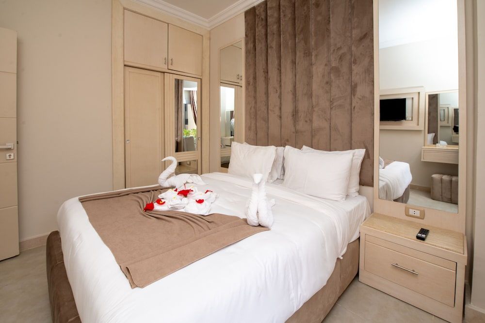 Marom Port Said Resort & Beach Suite, 2 Bedrooms, Poolside 7