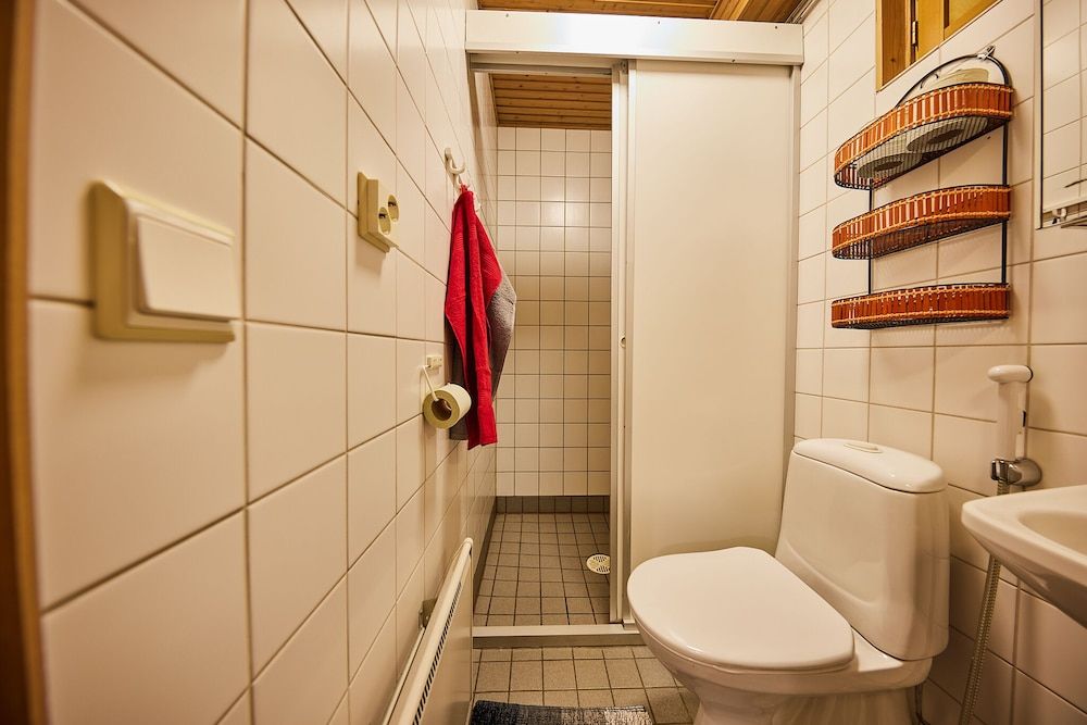 Heinolan Heinäsaari -Holiday and camping Traditional Cabin (private toilet with shower) 6