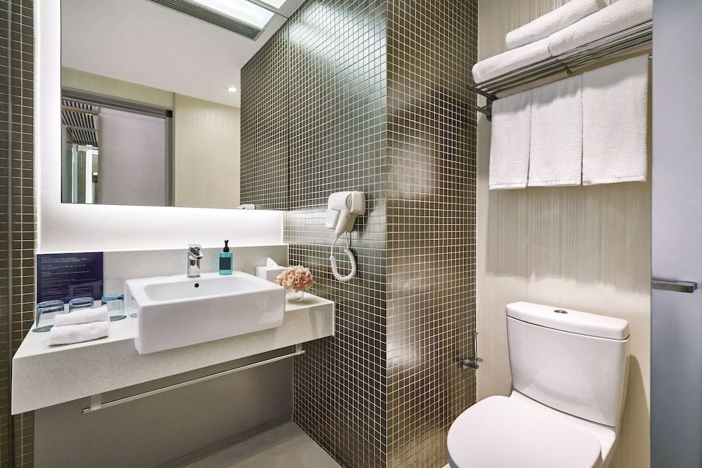 Twin Room with Partial Sea View