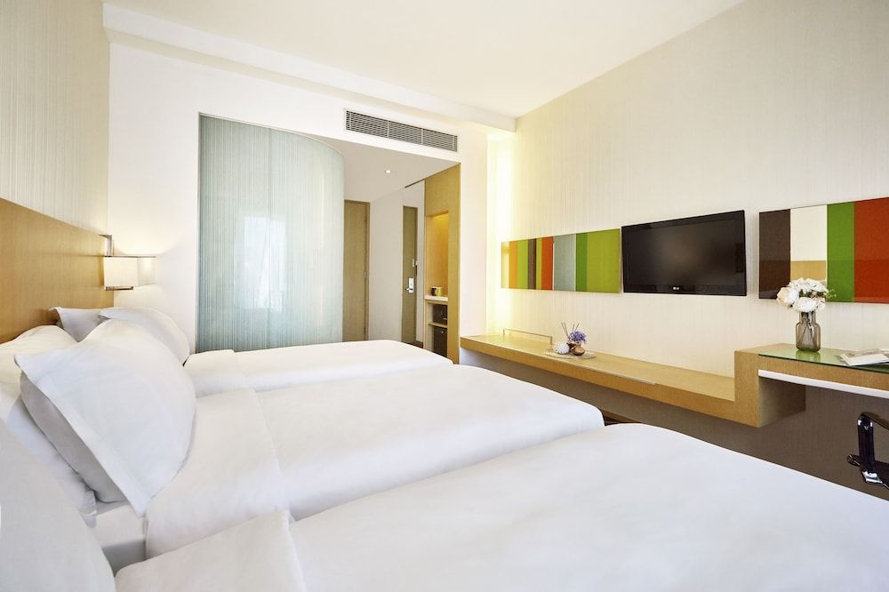 Triple Bed Room with City View