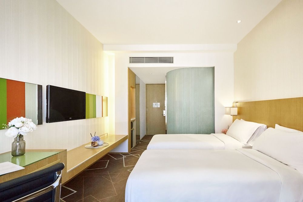 Standard Twin Room with City View