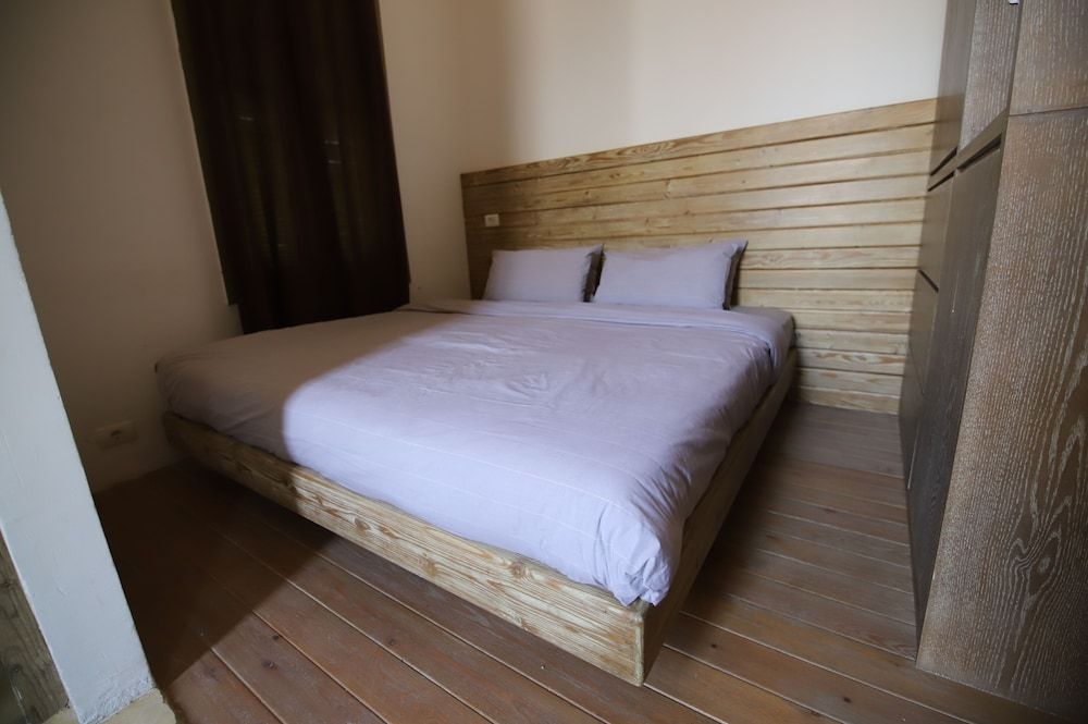 Comfort Suite, 1 Bedroom, Non Smoking, Pool View