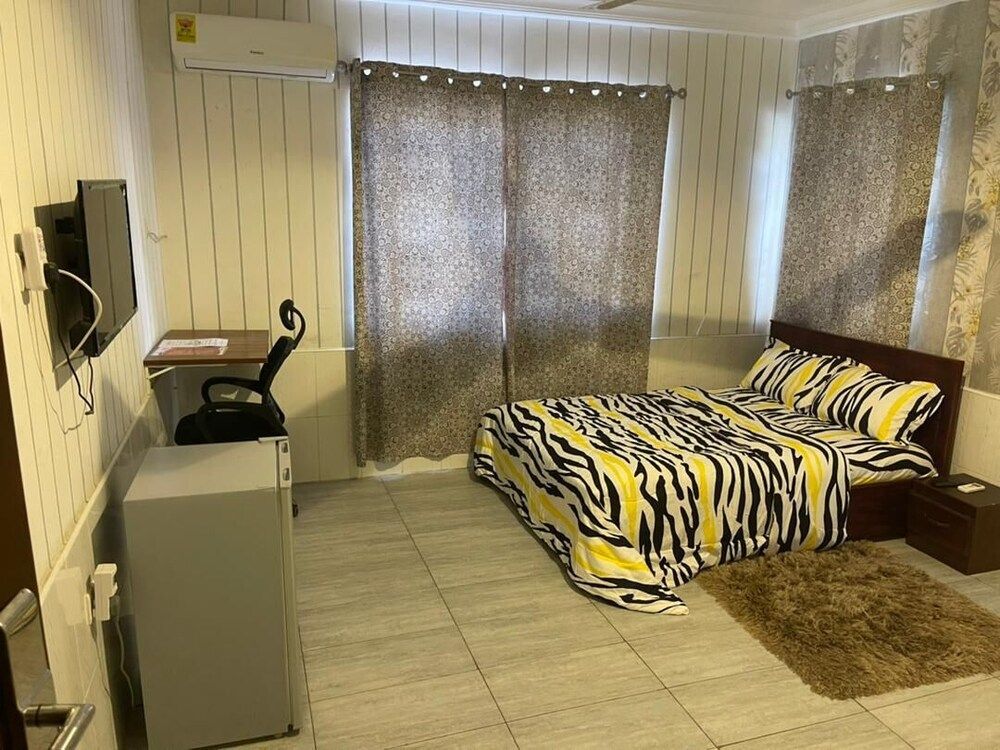 MAXJEN HAVEN GUEST HOUSE Comfort Double Room Single Use 28