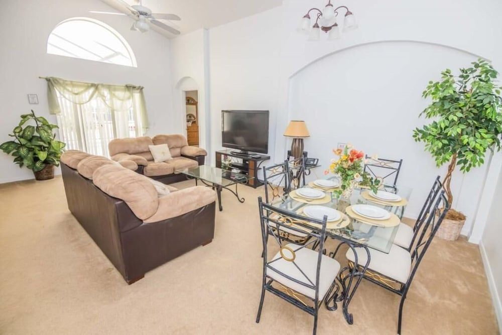 House, Multiple Beds (Peaceful Sanctuary at West Haven Home)