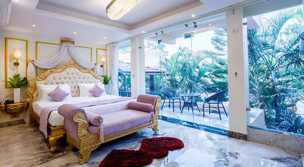 Royal Room with Bath Tub With Balcony