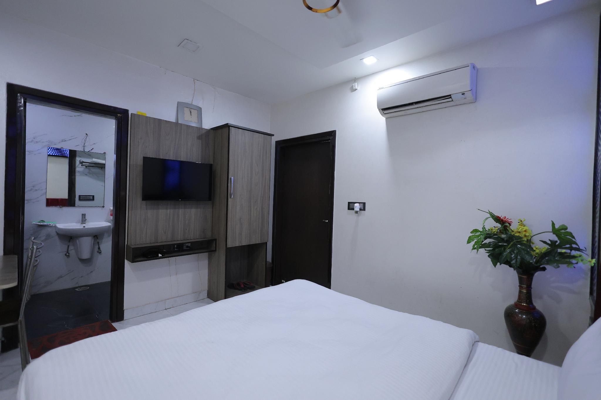 Hotel Grand Sai Standard Double Room