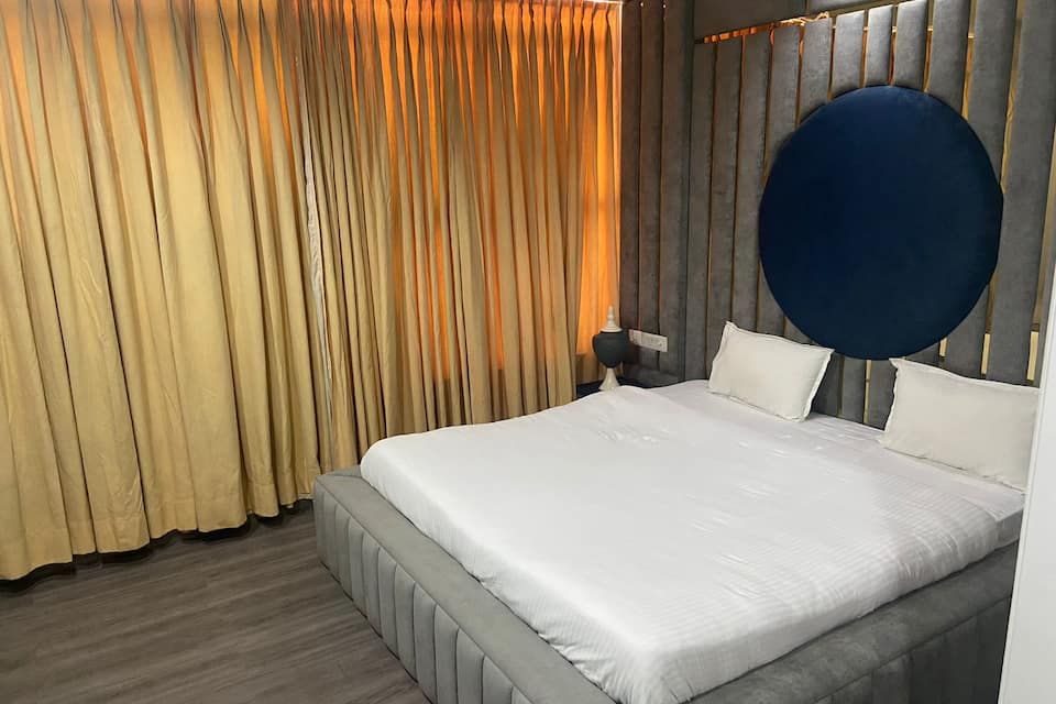Semi-Double Room