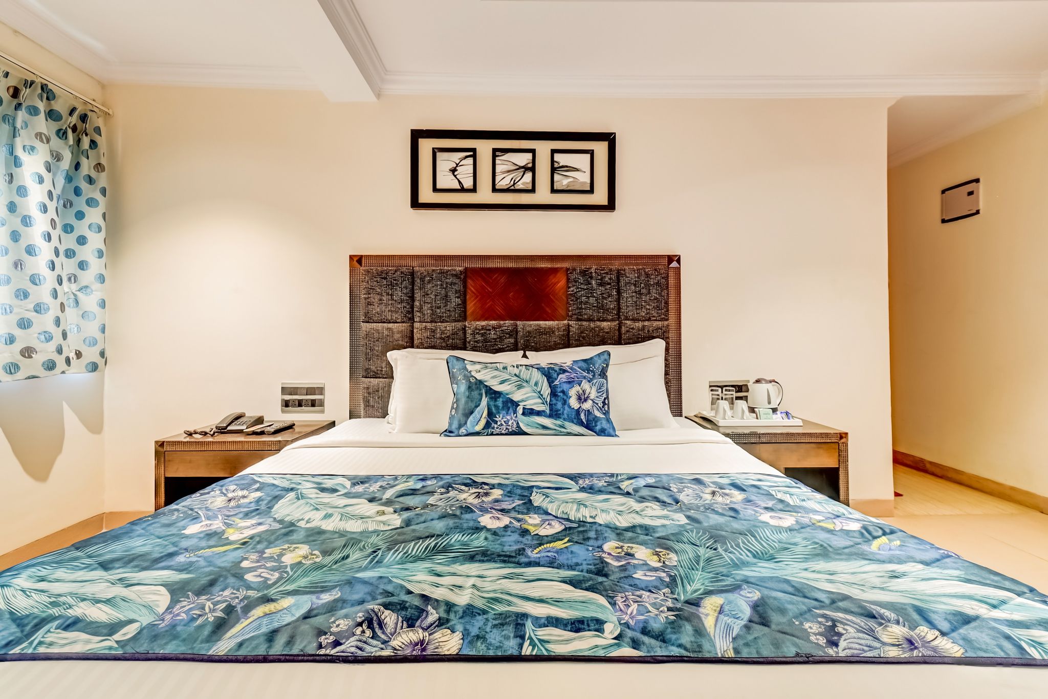 Summit Calangute Resort & Spa Deluxe Room with Private Balcony 4