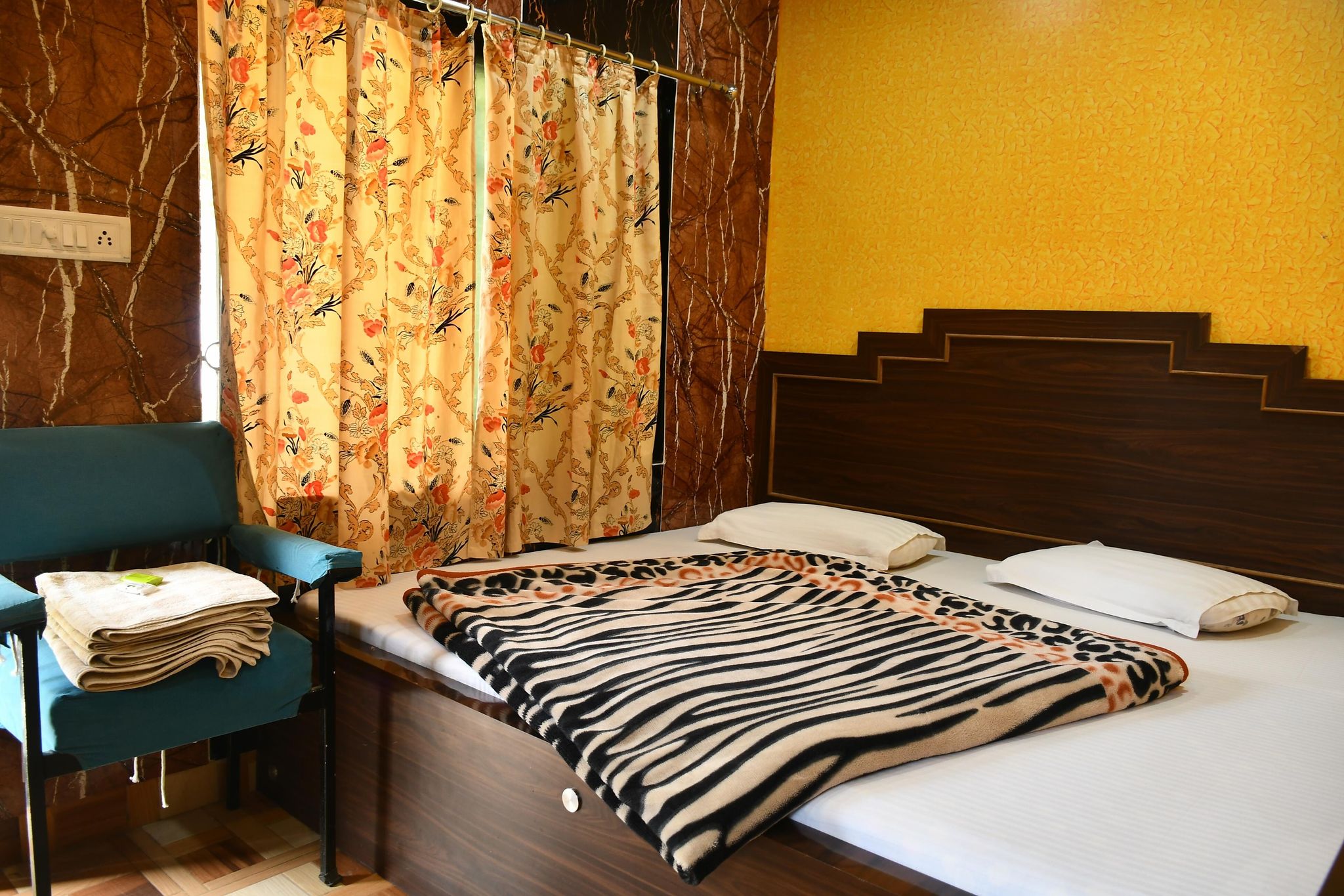 Four Bed Ac Room Family And couples