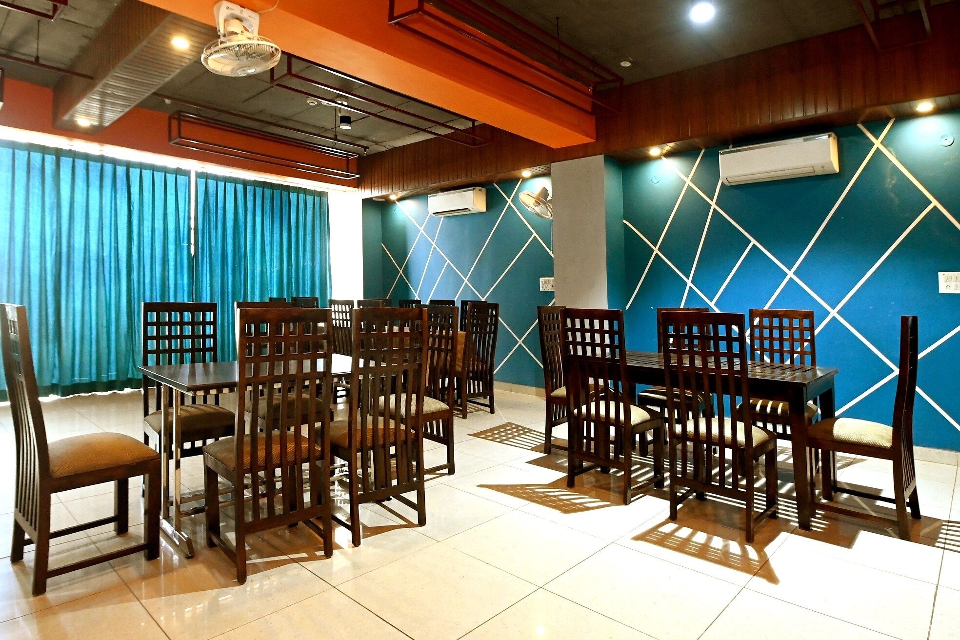 Food & Dining