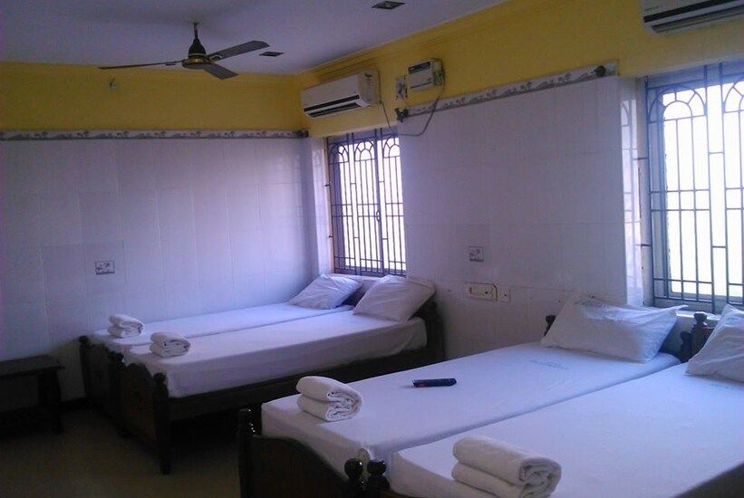 Five Bed Family Room (Temple View)