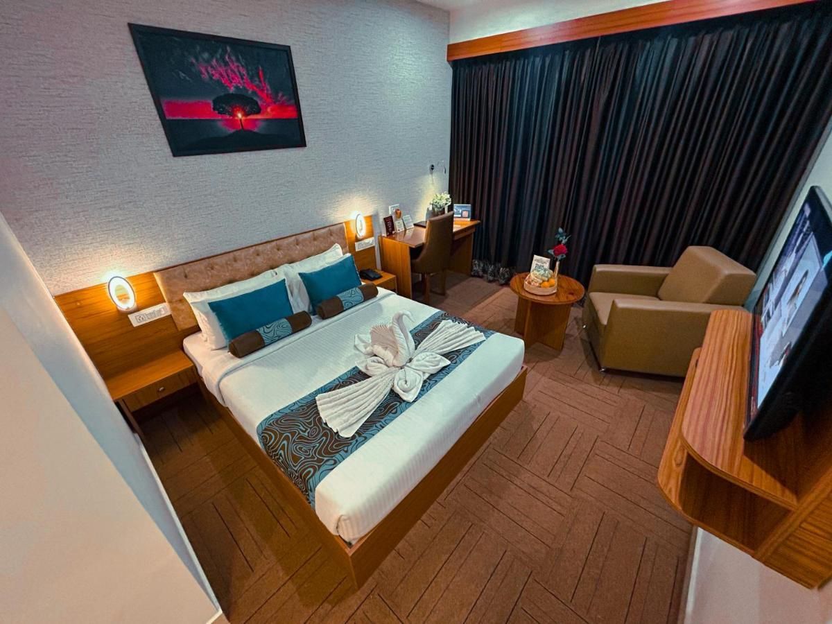 Pride Biznotel Bengaluru Whitefield Deluxe Room 2