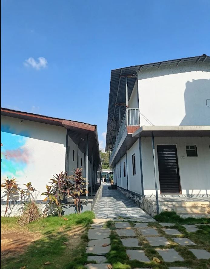 undefined Canal Touch Resort 6