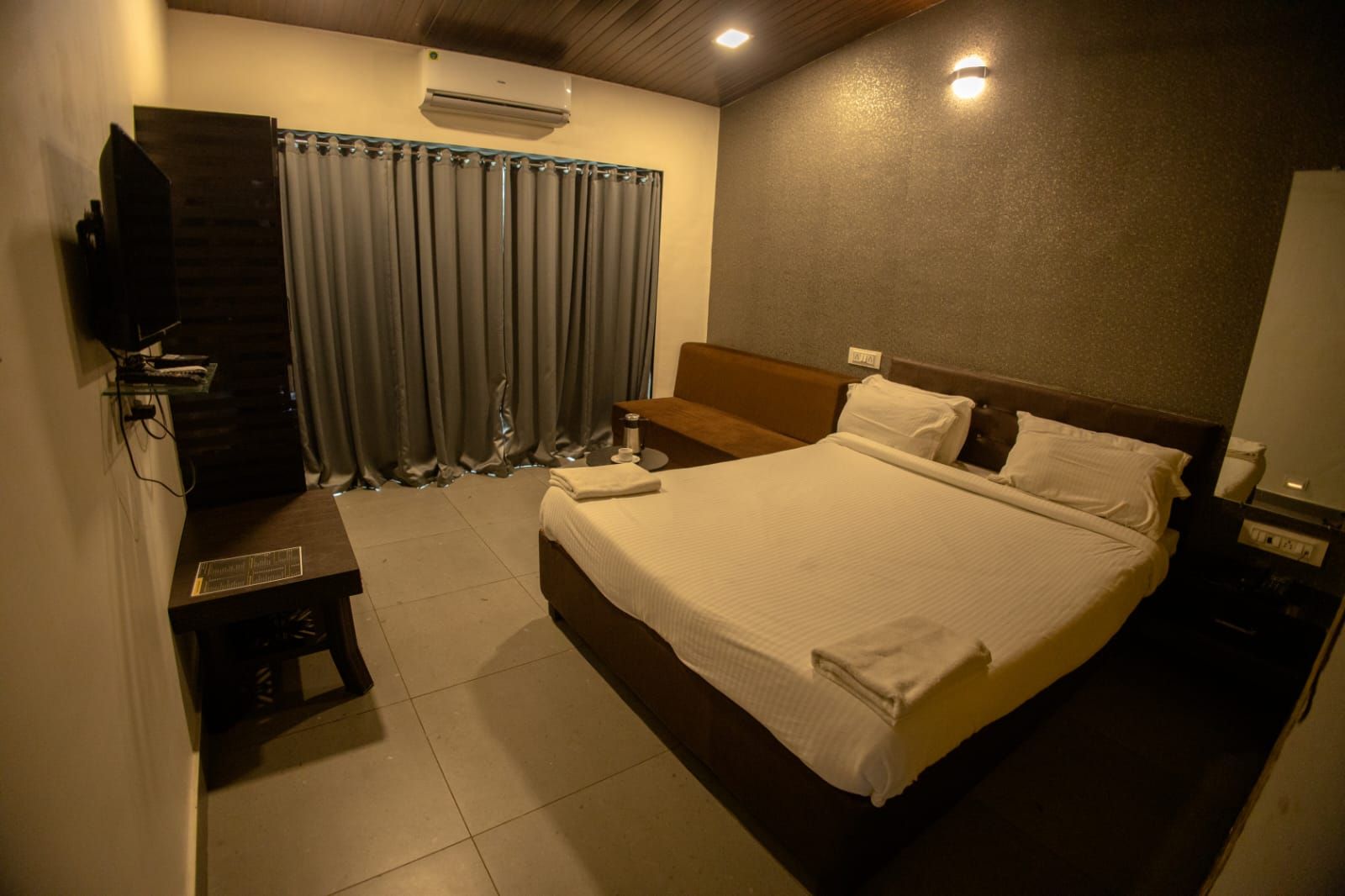 undefined Canal Touch Resort 9