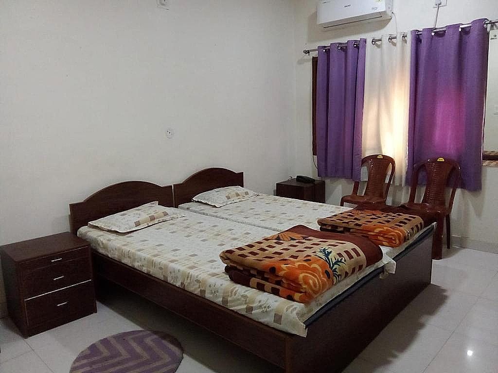 STAYMAKER Ganapati Guest House Standard King Room 12