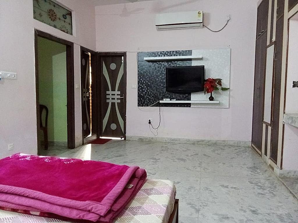 STAYMAKER Ganapati Guest House Standard King Room 18