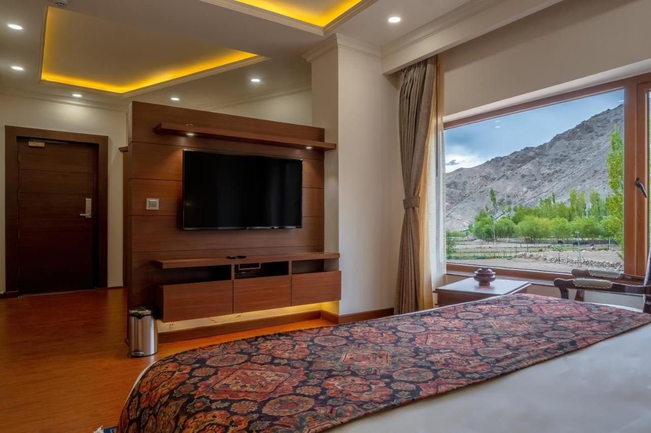 Hotel Gyalpo Residency Luxury Room 4