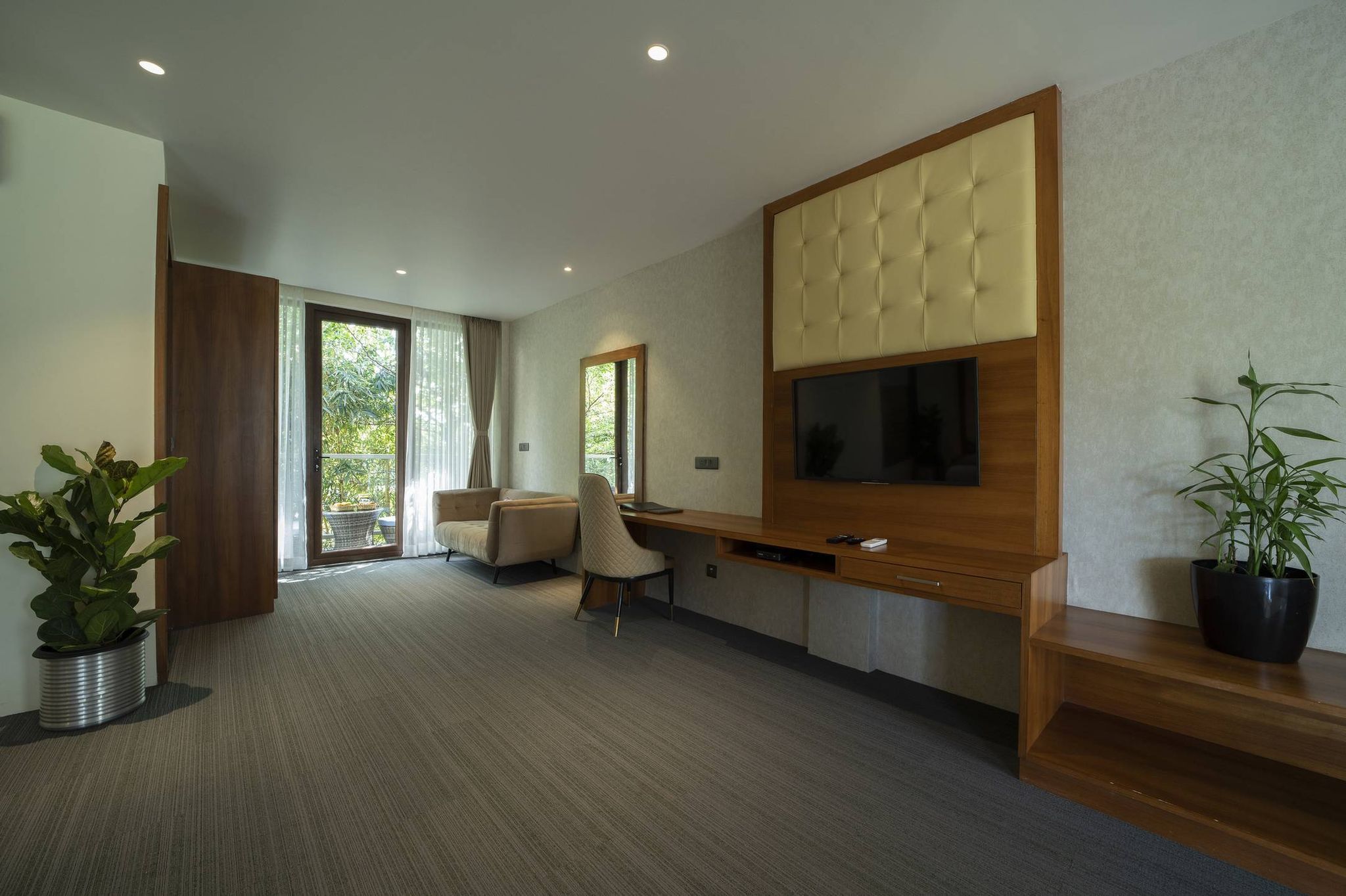 Aroma - King Bedroom