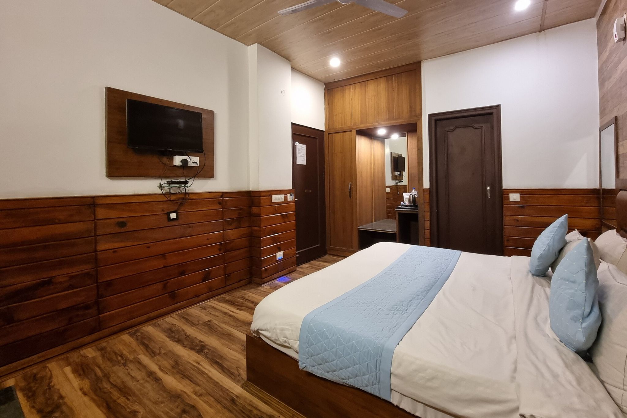 Hotel Divyansh by Vrb Hotels Superior Room Non View 7