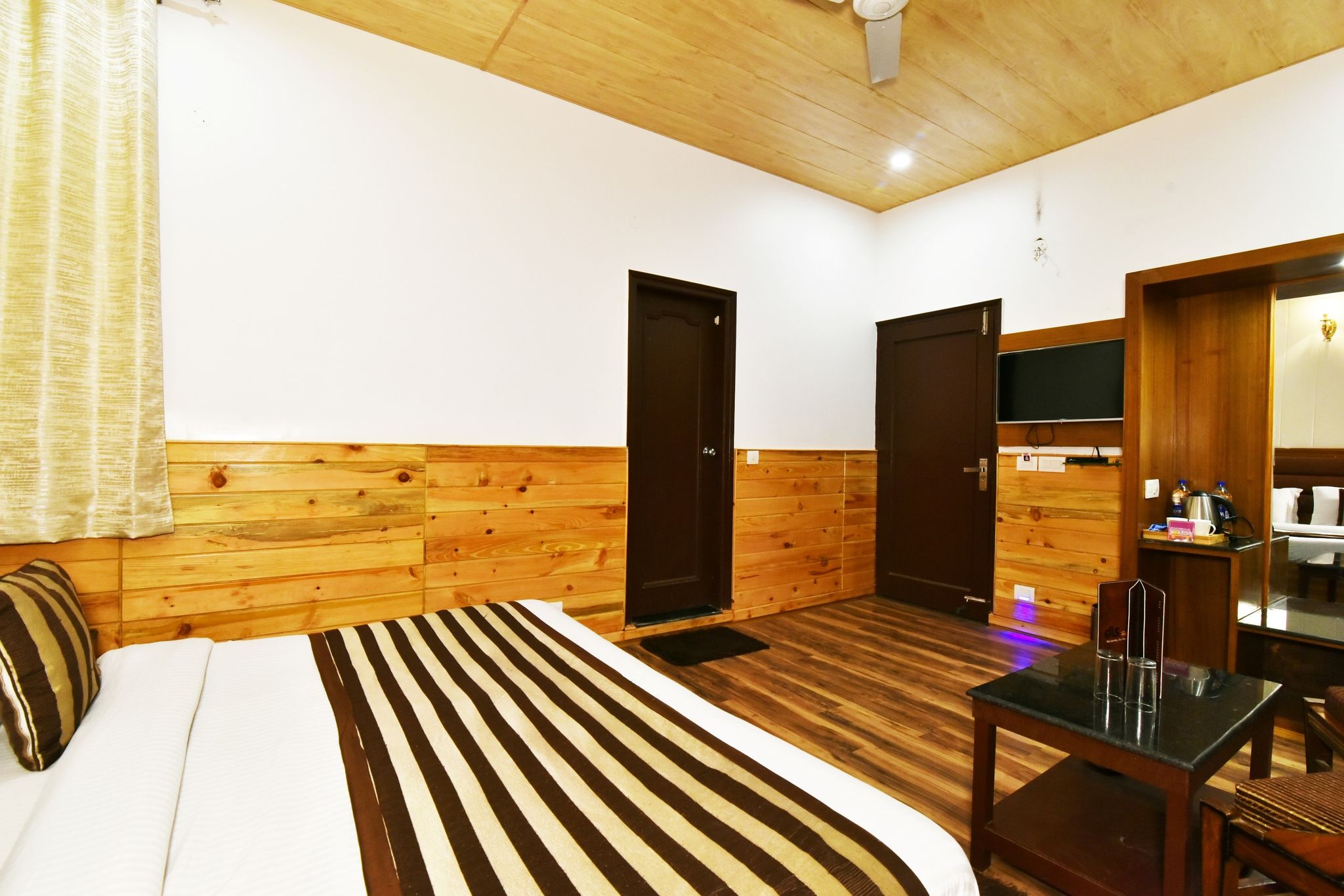 Hotel Divyansh by Vrb Hotels Superior Room Non View 23