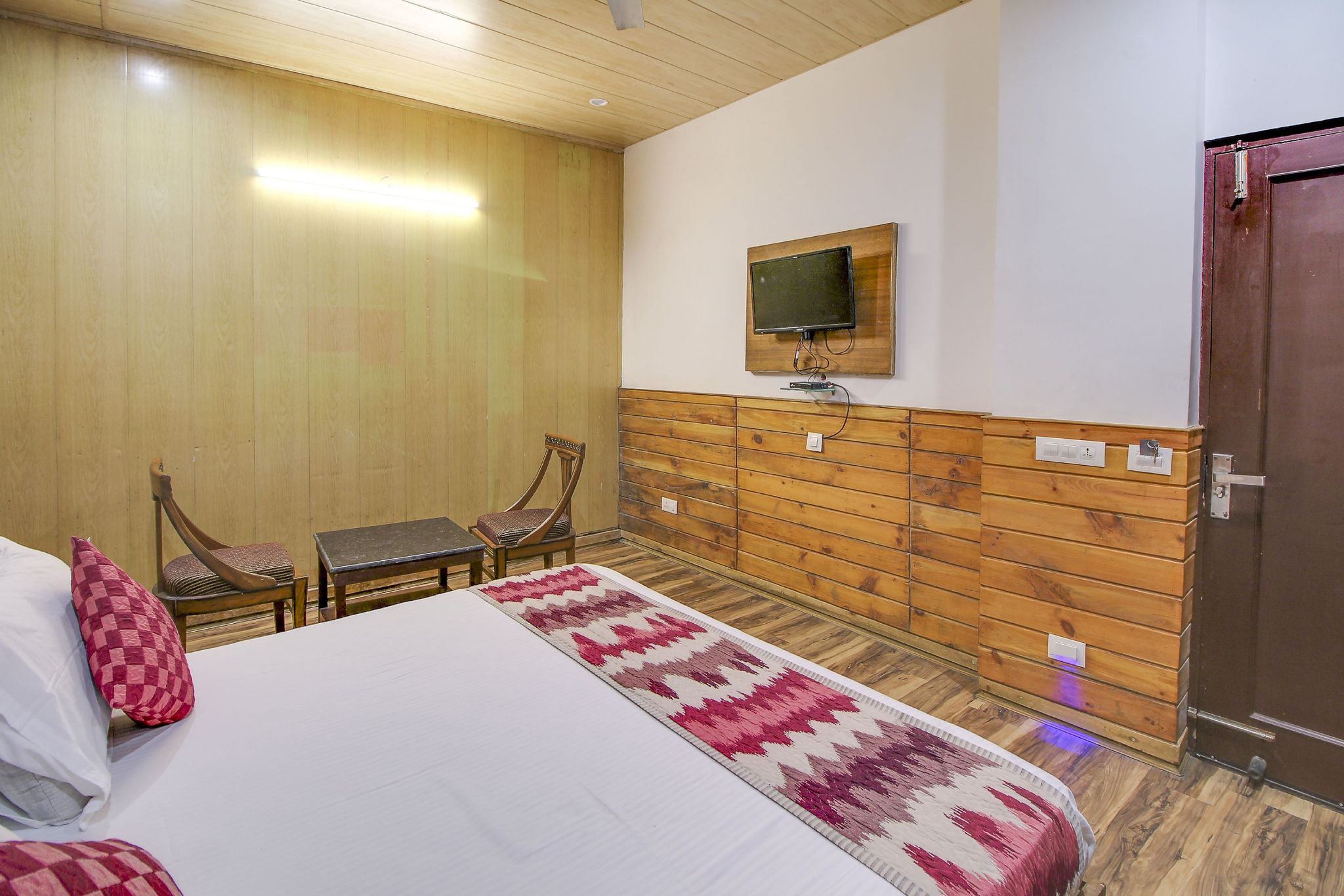 Hotel Divyansh by Vrb Hotels Superior Room Non View 6