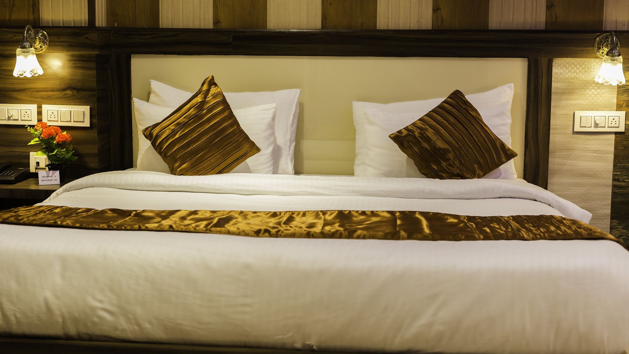 Hotel Kings Regency Luxury Room