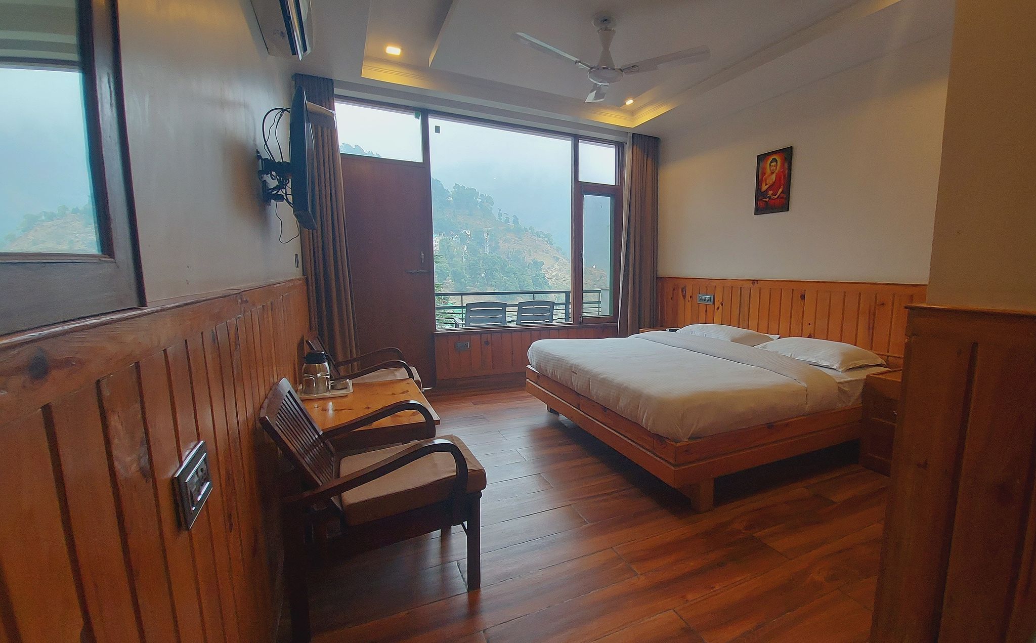 Hotel Wood Castle Deluxe Room 5