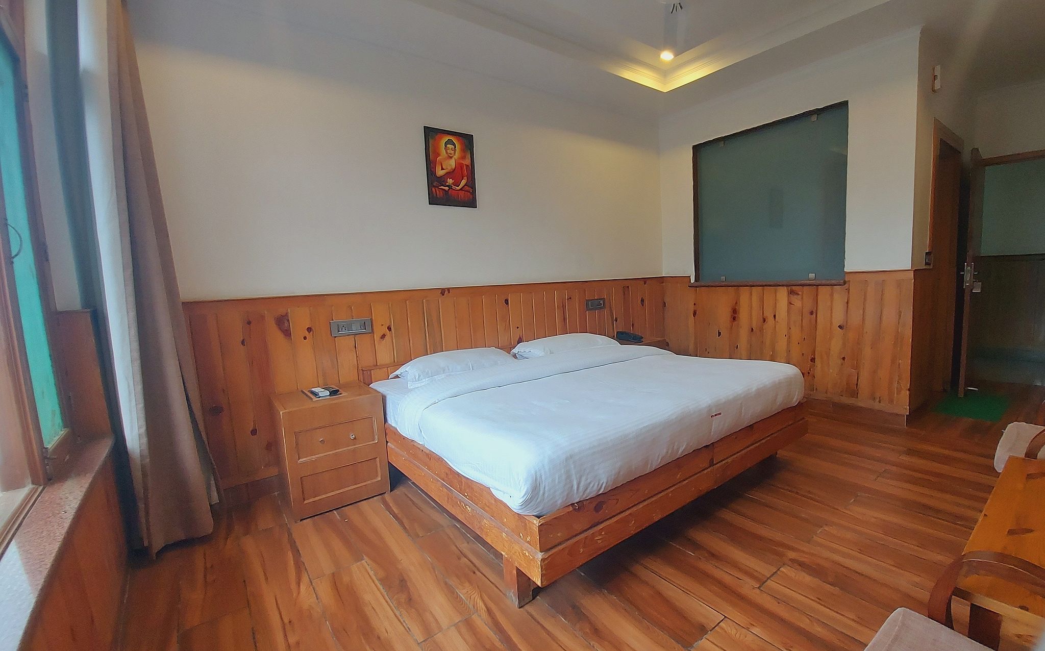 Hotel Wood Castle Deluxe Room 2