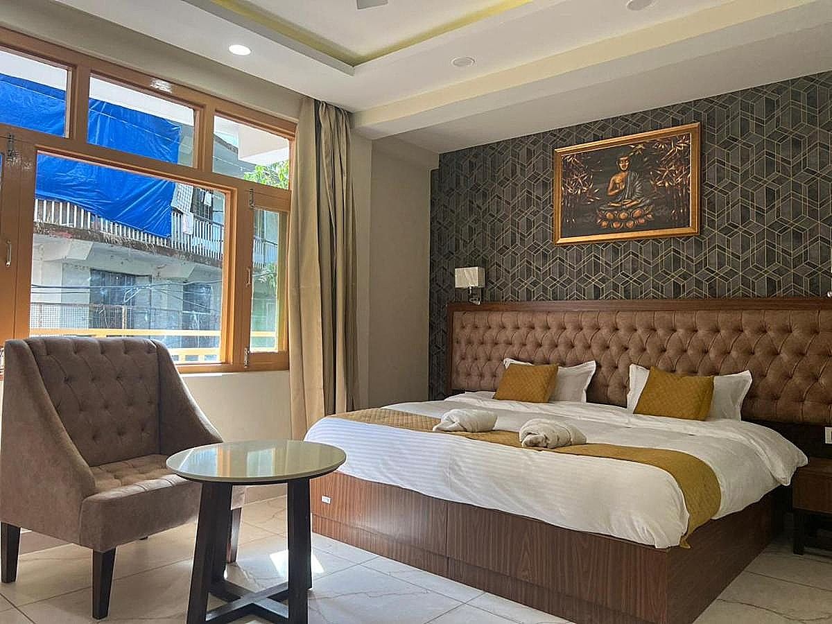 Hotel Pawan Regency- Best Mountain View Hotel In McLeodganj Deluxe Room 2