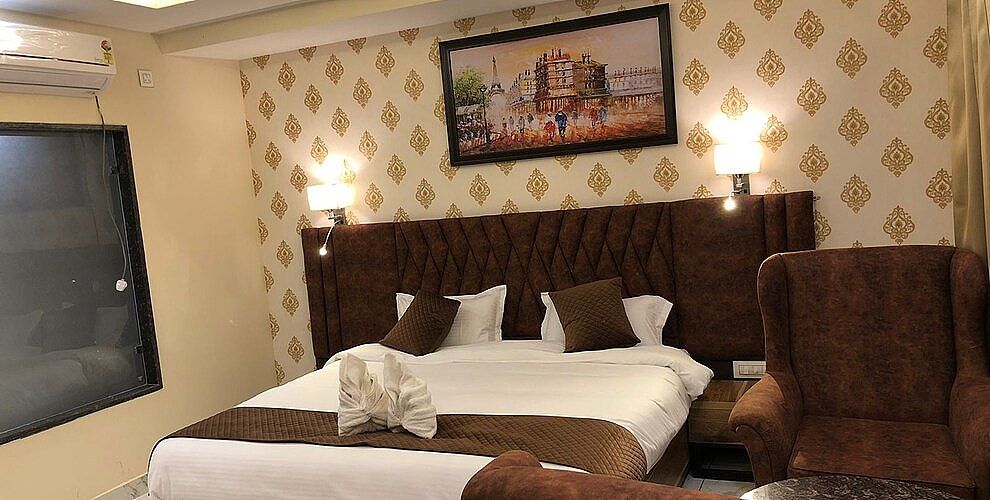 Hotel Pawan Regency- Best Mountain View Hotel In McLeodganj Deluxe Room