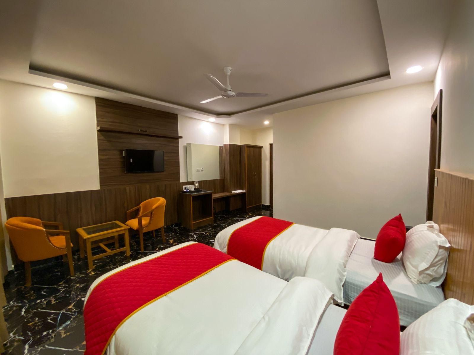 Twin Bed Room