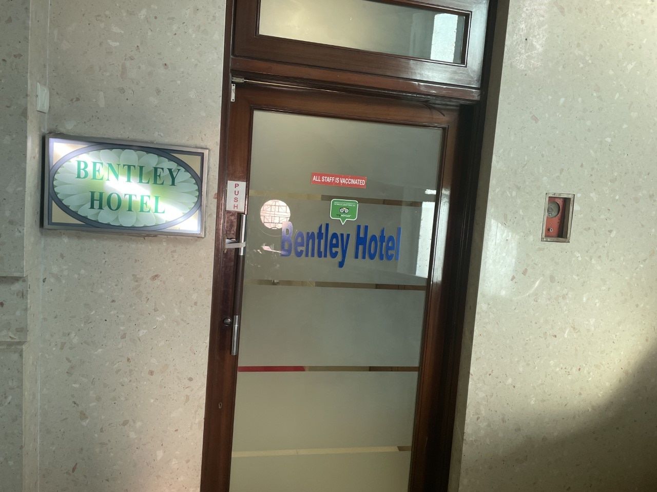 undefined Bentley Hotel, Marine Drive 6