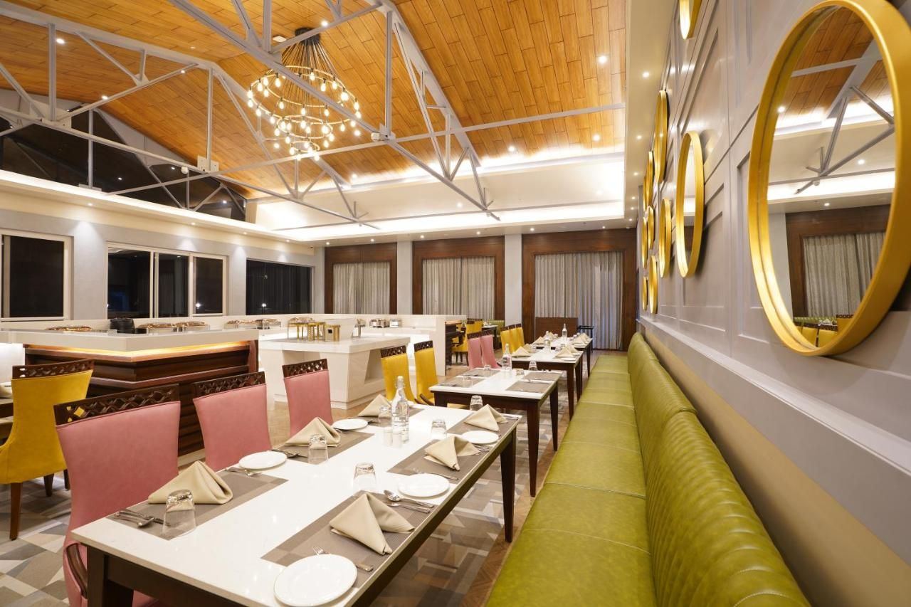 Food & Dining