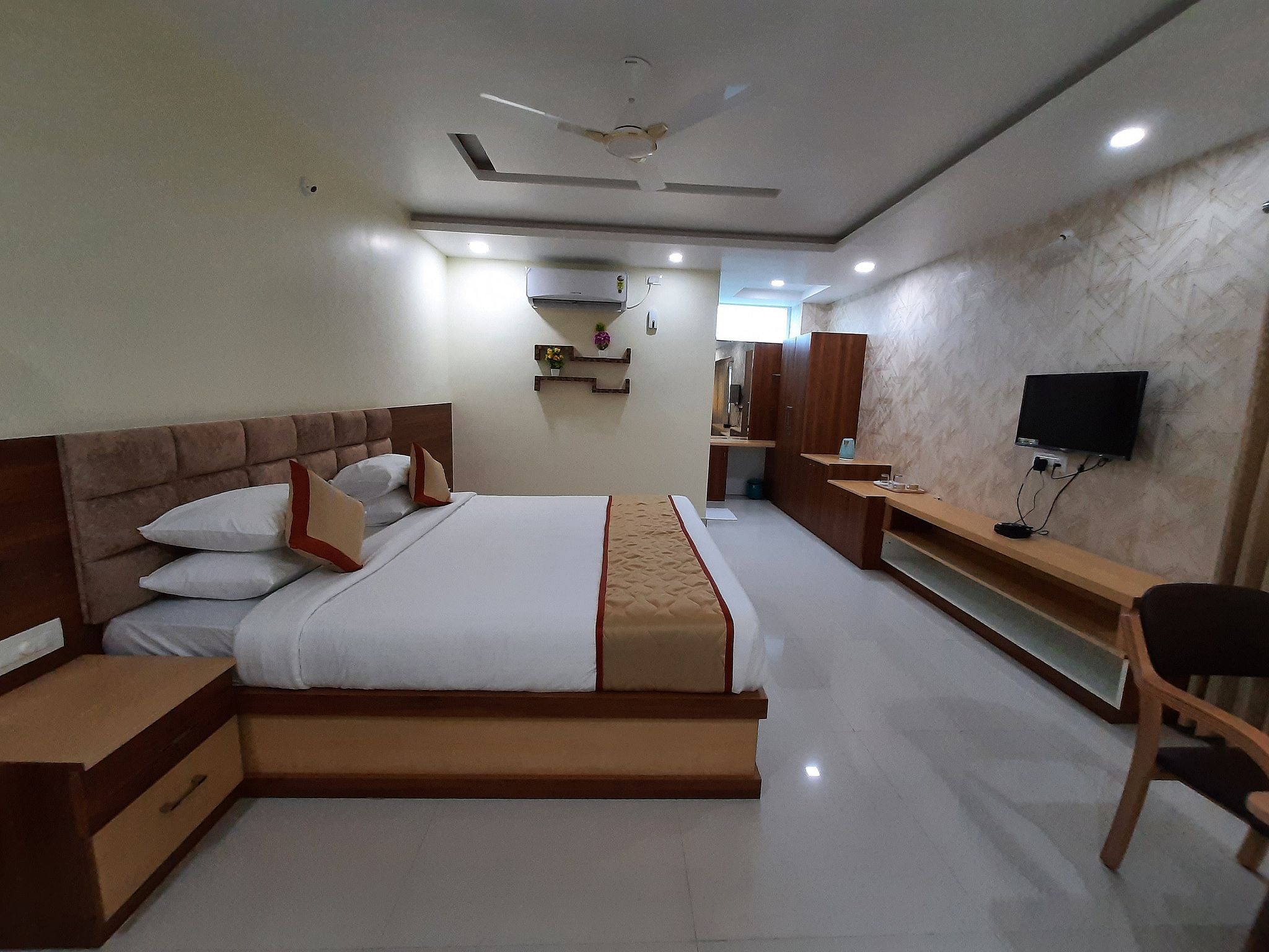 Hotel 8th Mile Suites - Duplicate Suite Room 3