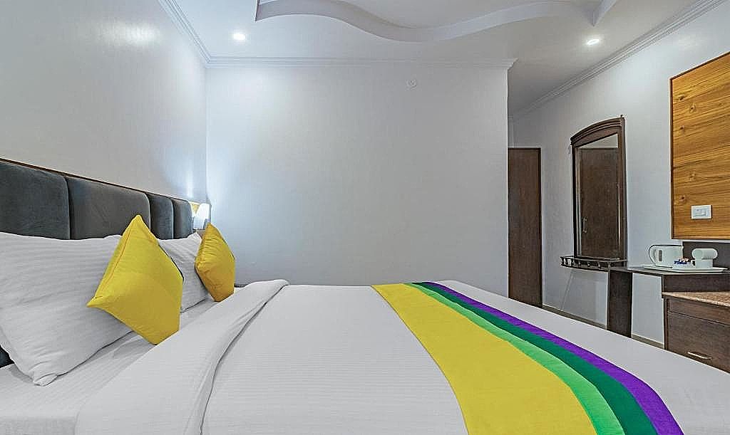 Itsy Hotels Peak View, 300 Mts From Mall Road Standard Double Room 6