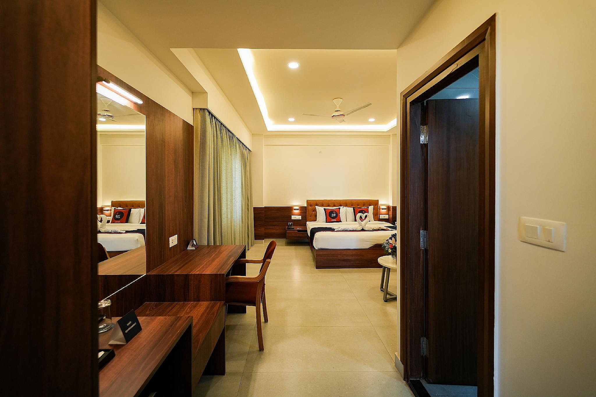 Zip By Spree Hotels Purple Orchid Superior King Room 6