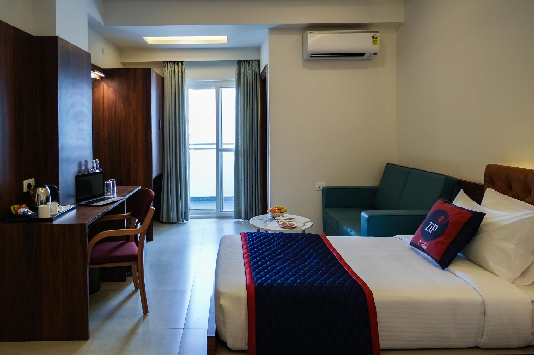 Twin Room with Balcony