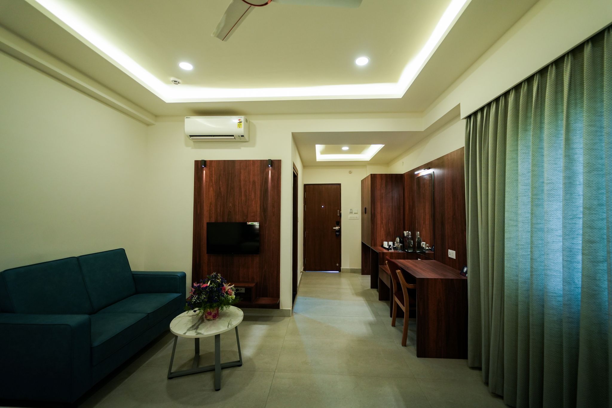 Zip By Spree Hotels Purple Orchid Superior King Room 8