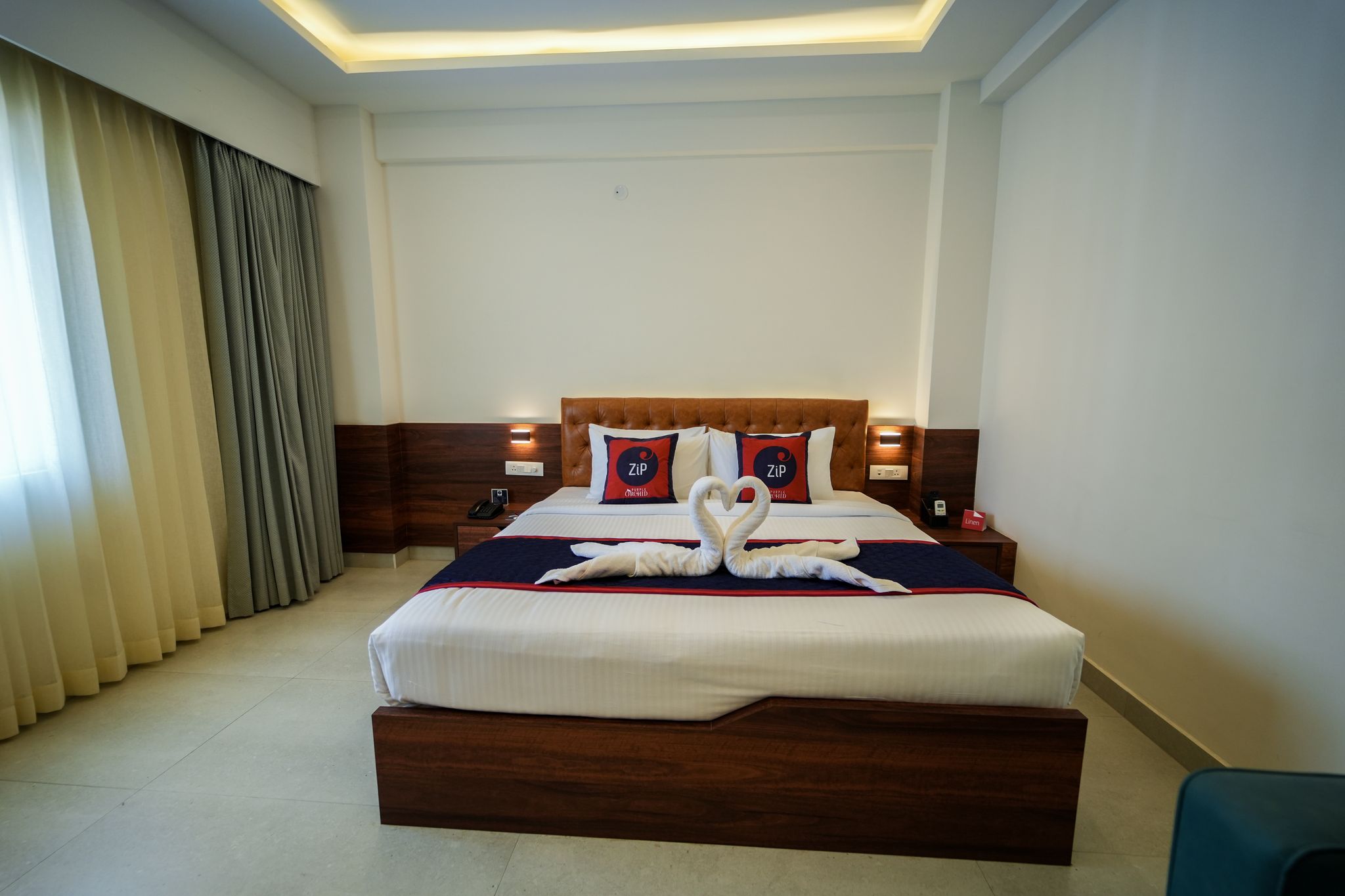 Zip By Spree Hotels Purple Orchid Superior King Room